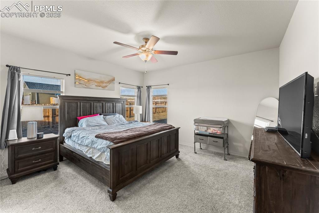 Image 16 of 29: Bedroom