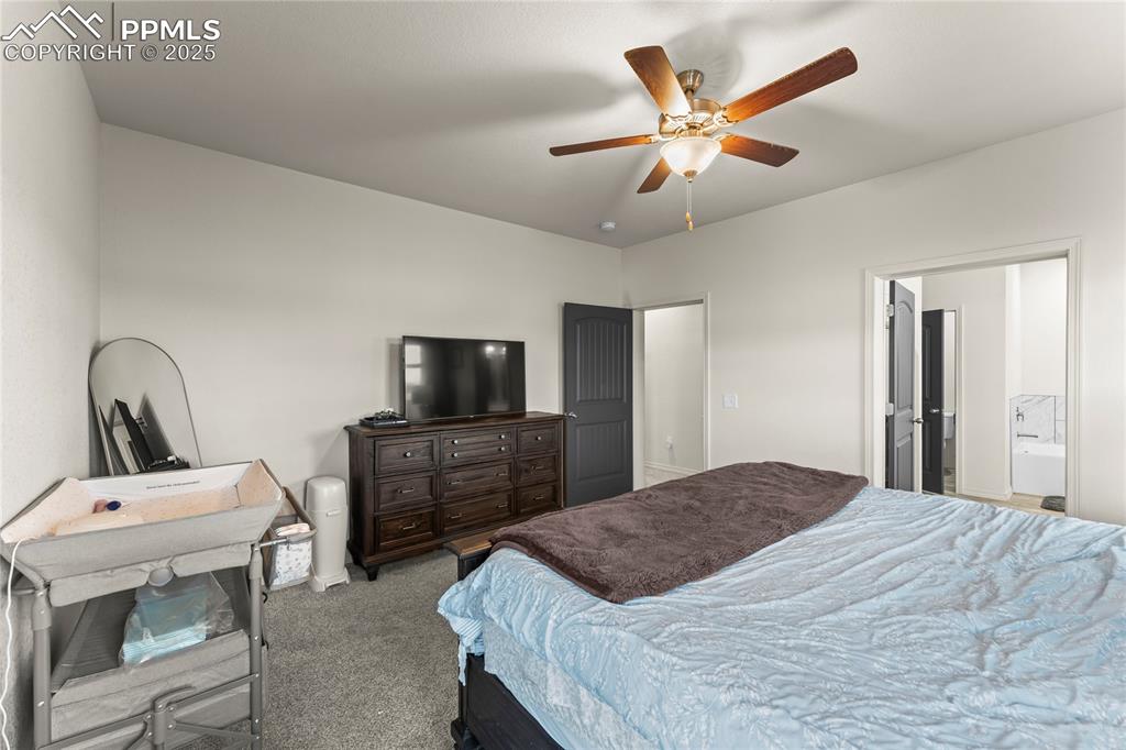 Image 17 of 29: Bedroom