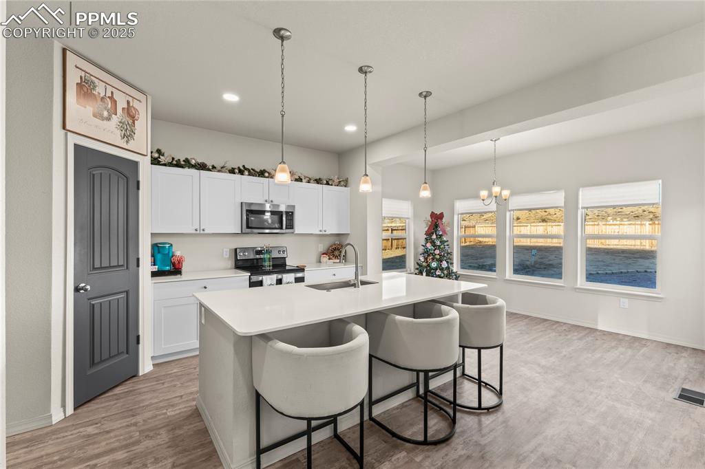 Image 5 of 29: Kitchen