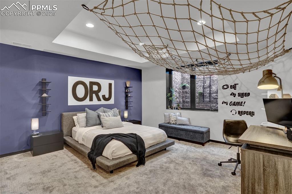 Image 19 of 36: Ensuite Bedroom #3 also has priavte bath, walk in closet, built in shleving