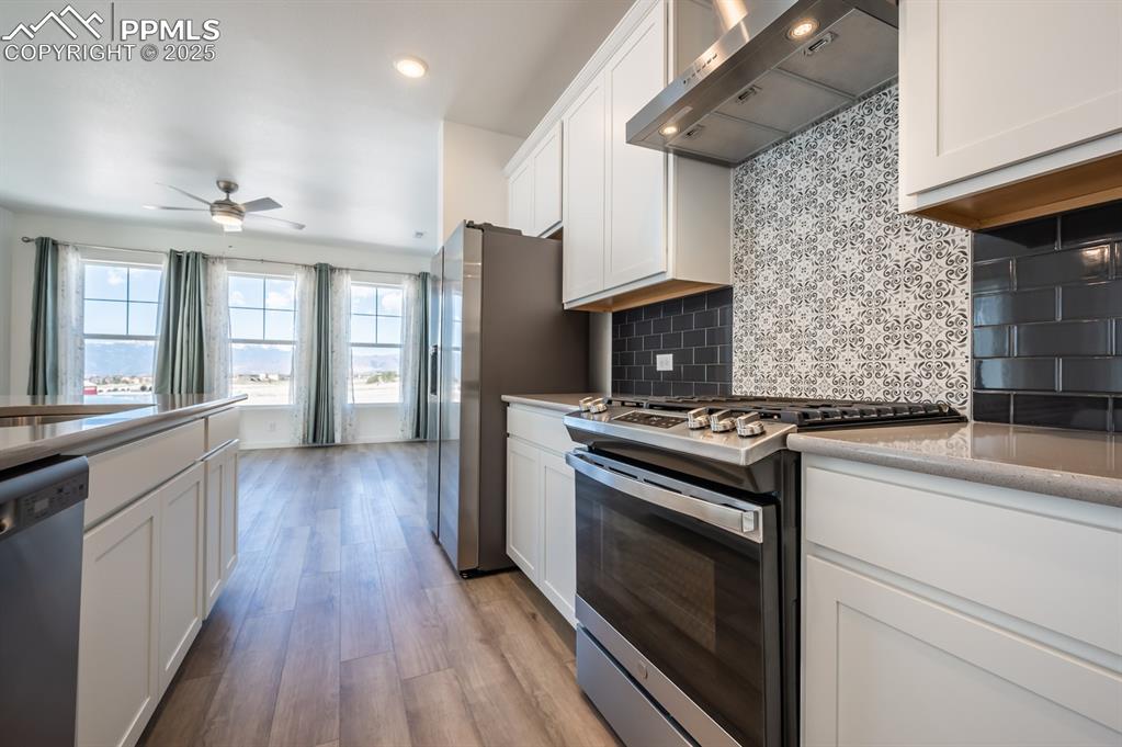 Image 10 of 34: Kitchen