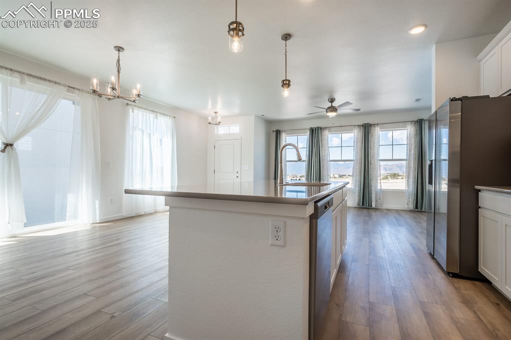 Image 9 of 34: Kitchen