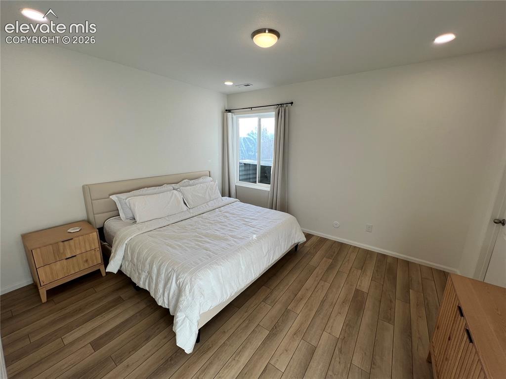 Image 10 of 22: Bedroom