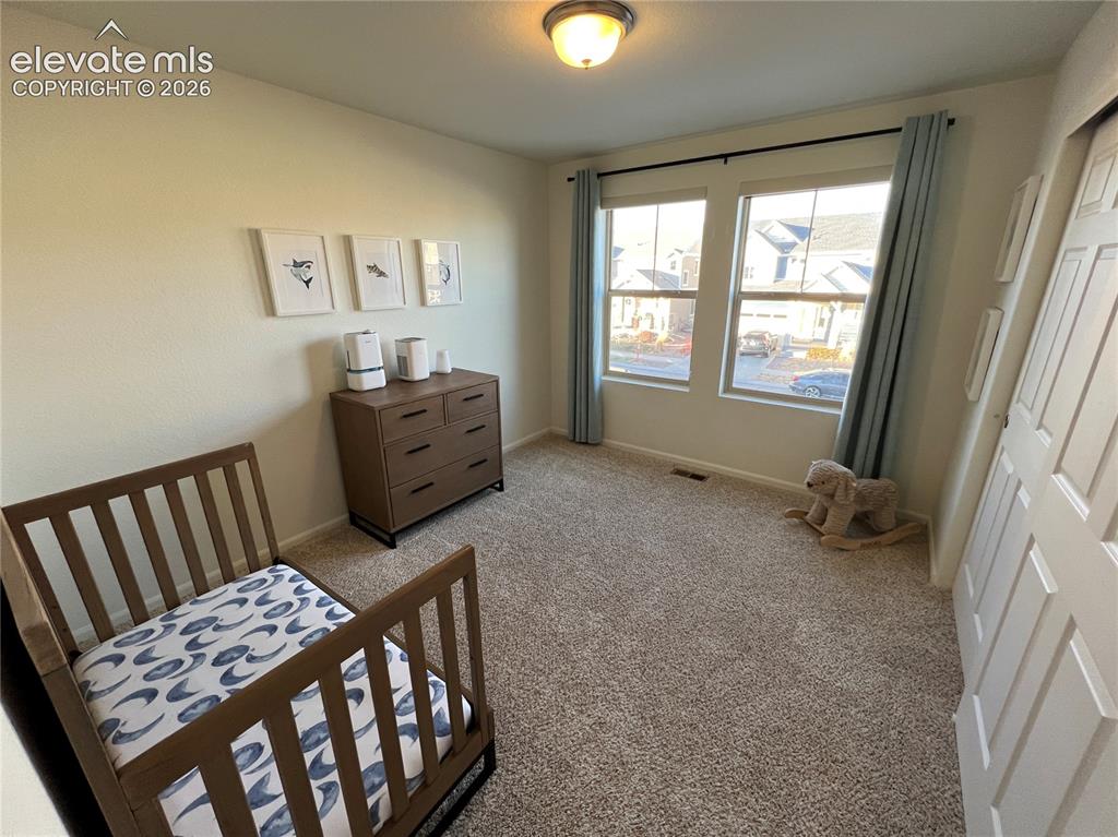 Image 18 of 22: Bedroom