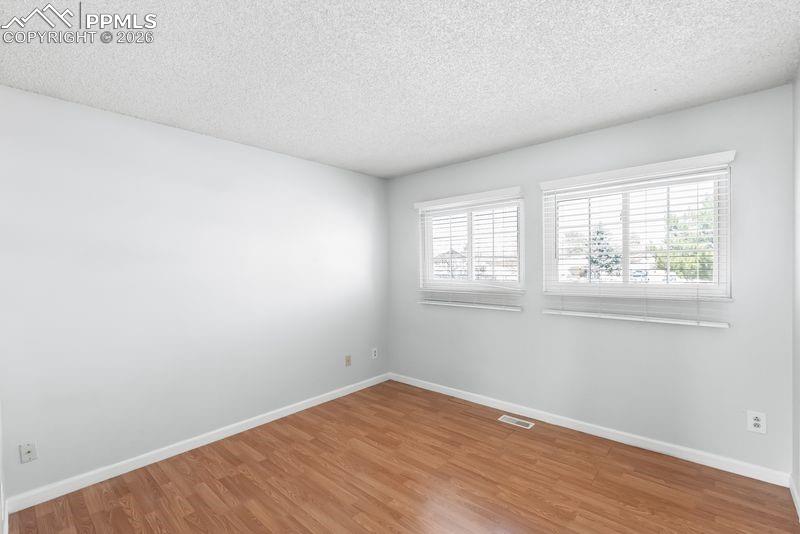 Image 13 of 29: Bedroom