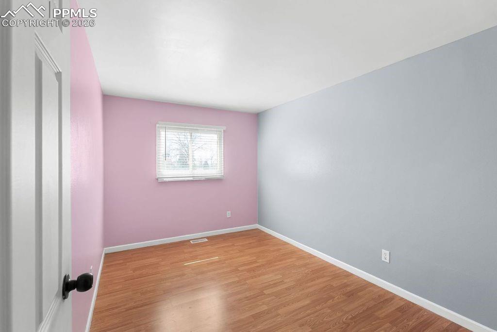 Image 16 of 29: Bedroom