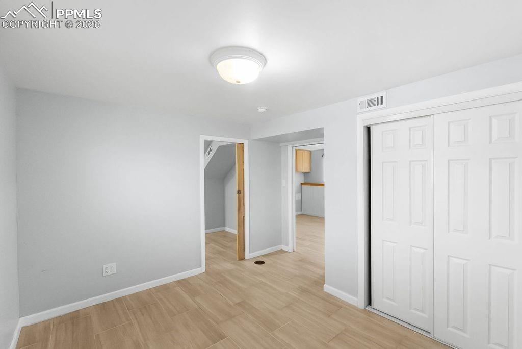 Image 20 of 29: Bedroom