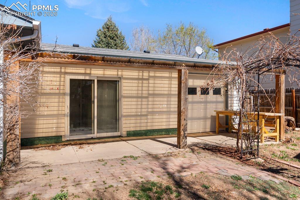 Image 23 of 29: Back of Structure