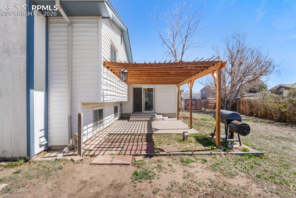 Image 27 of 29: Back of Structure