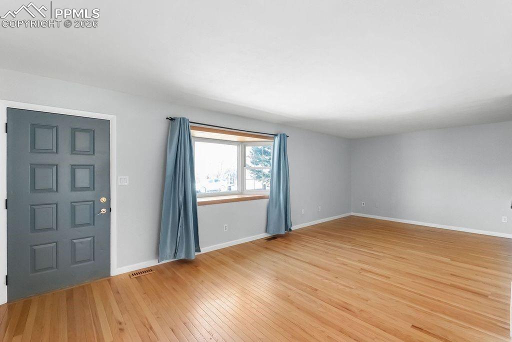 Image 3 of 29: Living Room