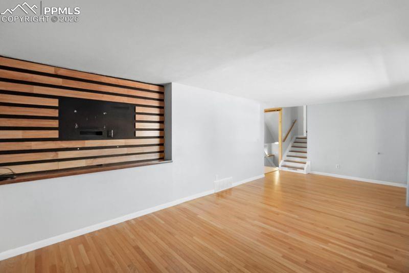 Image 4 of 29: Living Room