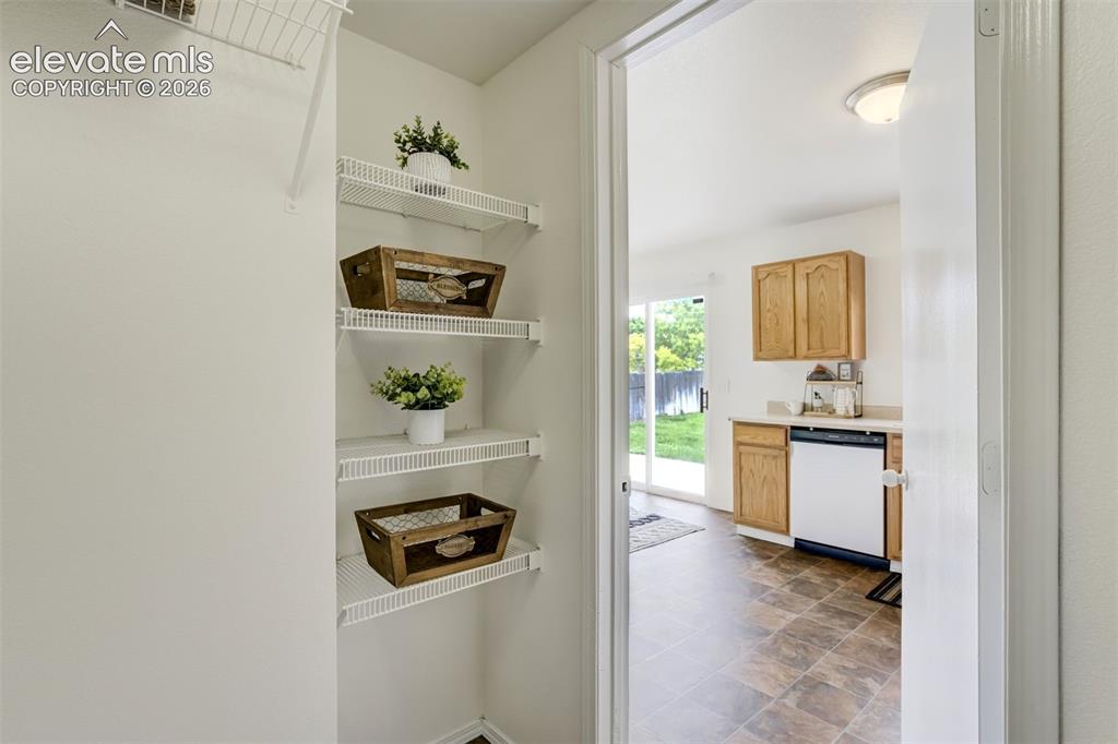 Image 19 of 45: Pantry