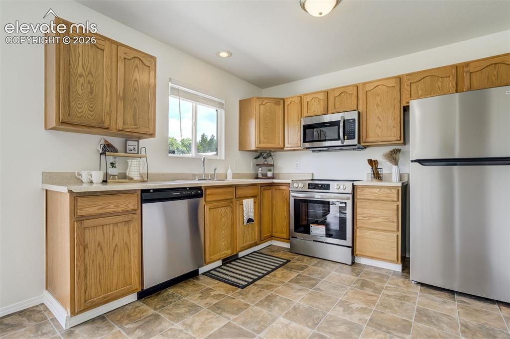 Image 7 of 45: Kitchen