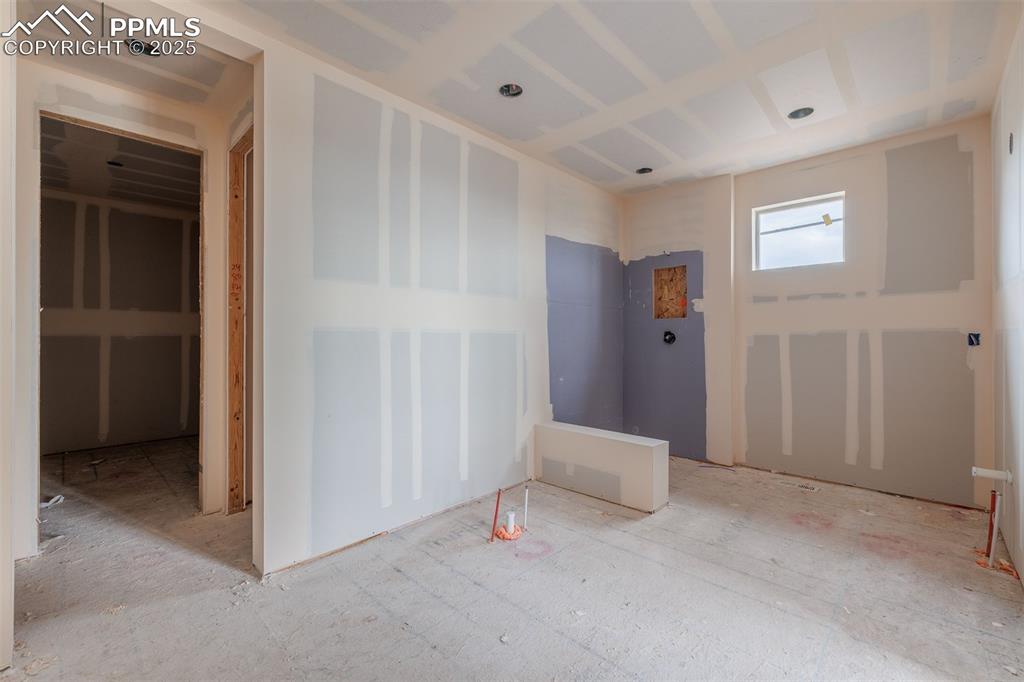 Image 9 of 21: Bathroom