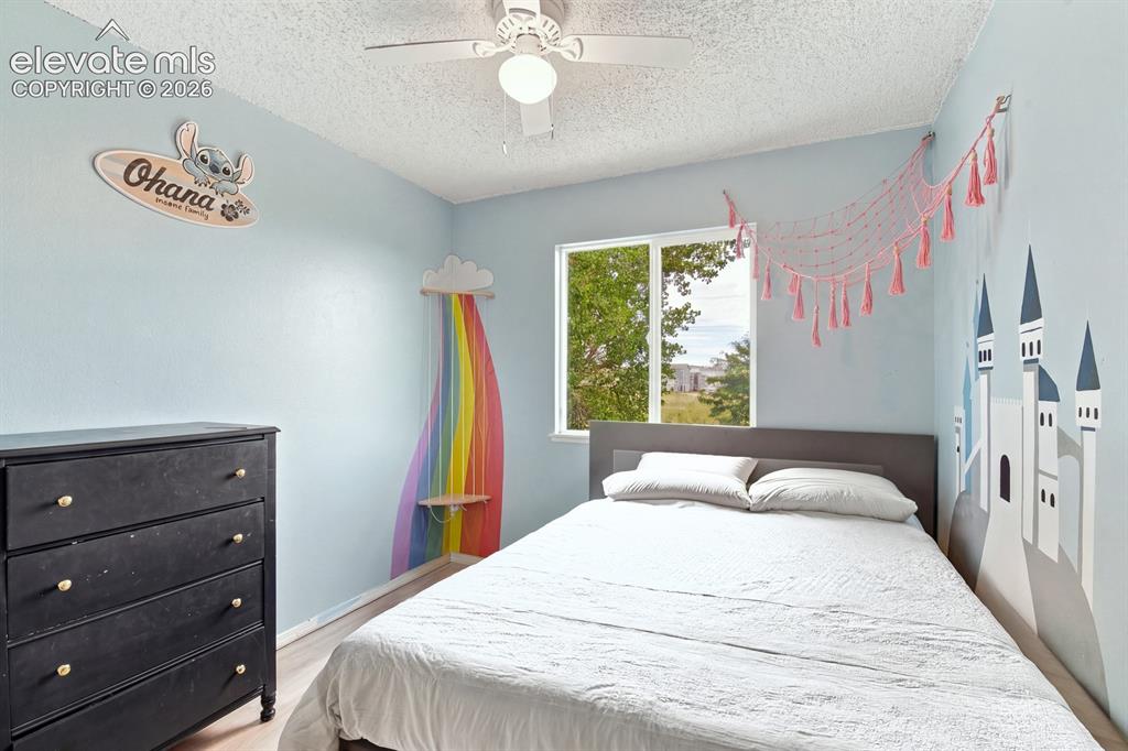 Image 9 of 20: Bedroom
