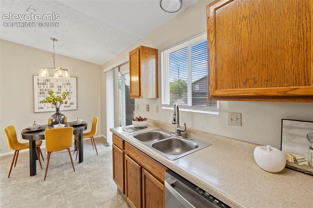 Image 14 of 38: Kitchen