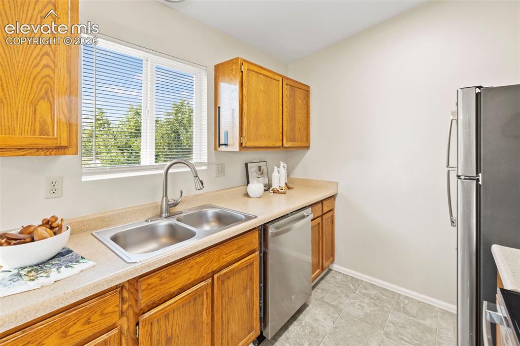 Image 17 of 38: Kitchen