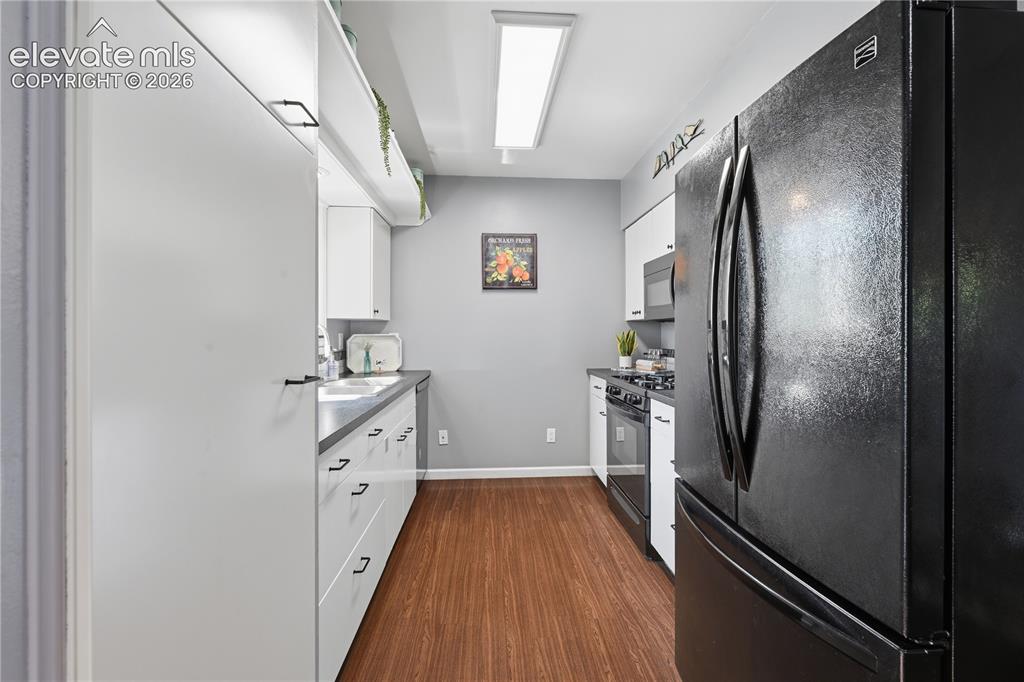Image 16 of 27: Galley Kitchen