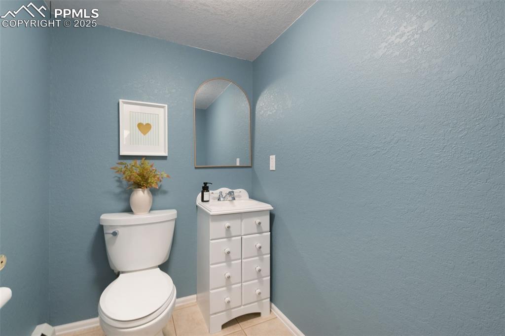 Image 28 of 39: Bathroom