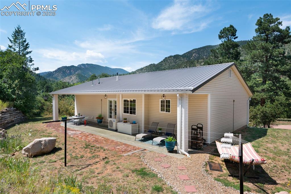 Image 31 of 39: Back of Structure