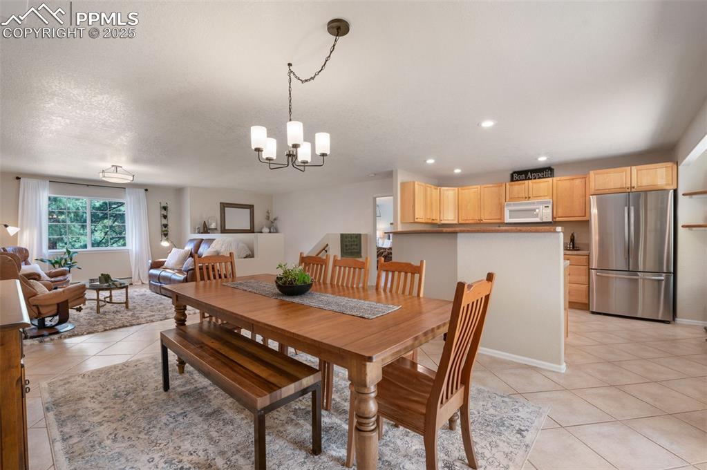 Image 9 of 39: Dining Area