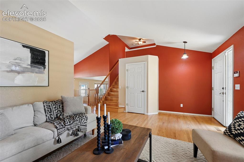 Image 3 of 32: Family Room