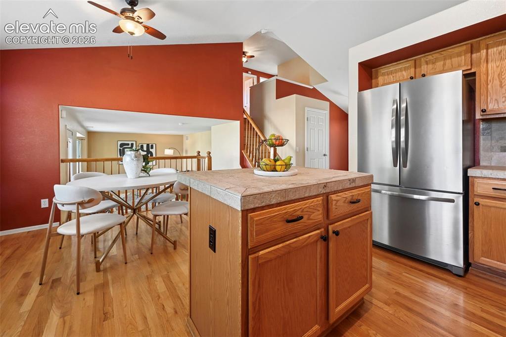 Image 9 of 32: Kitchen