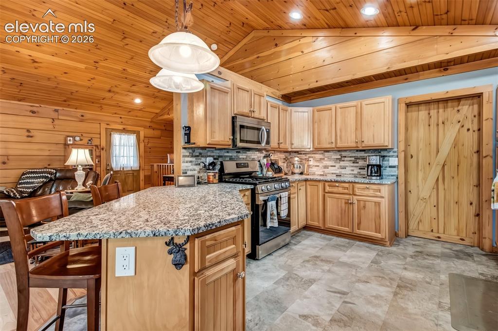Image 12 of 49: Kitchen