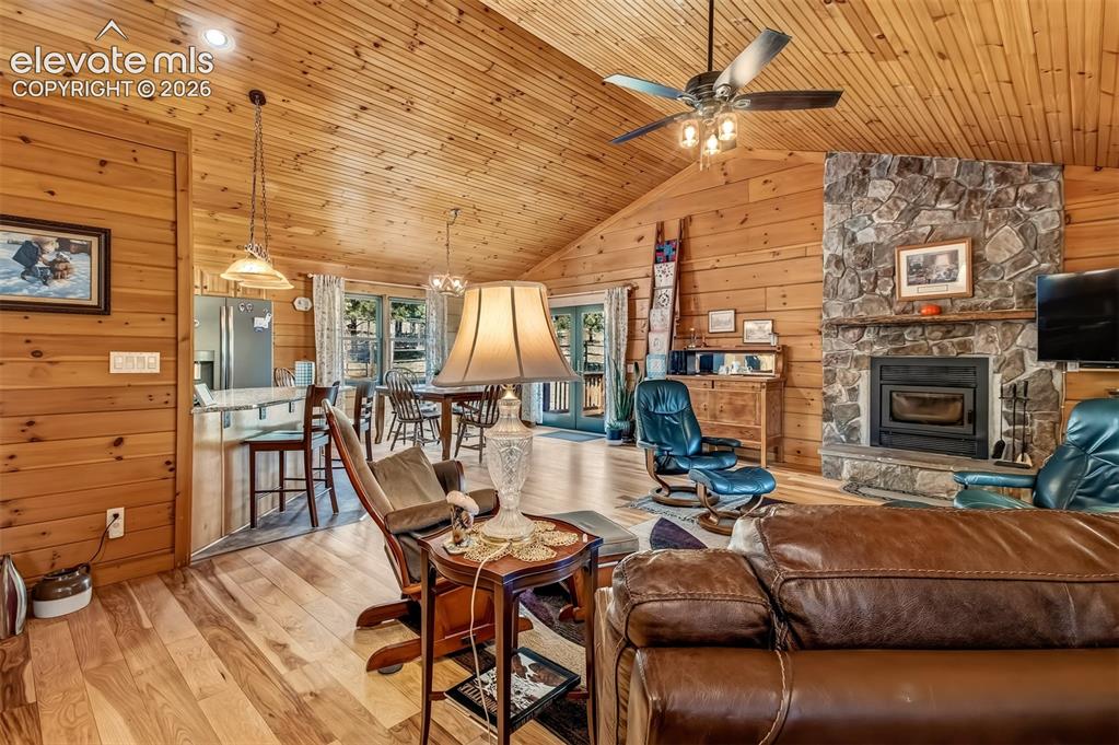 Image 6 of 49: Living Room