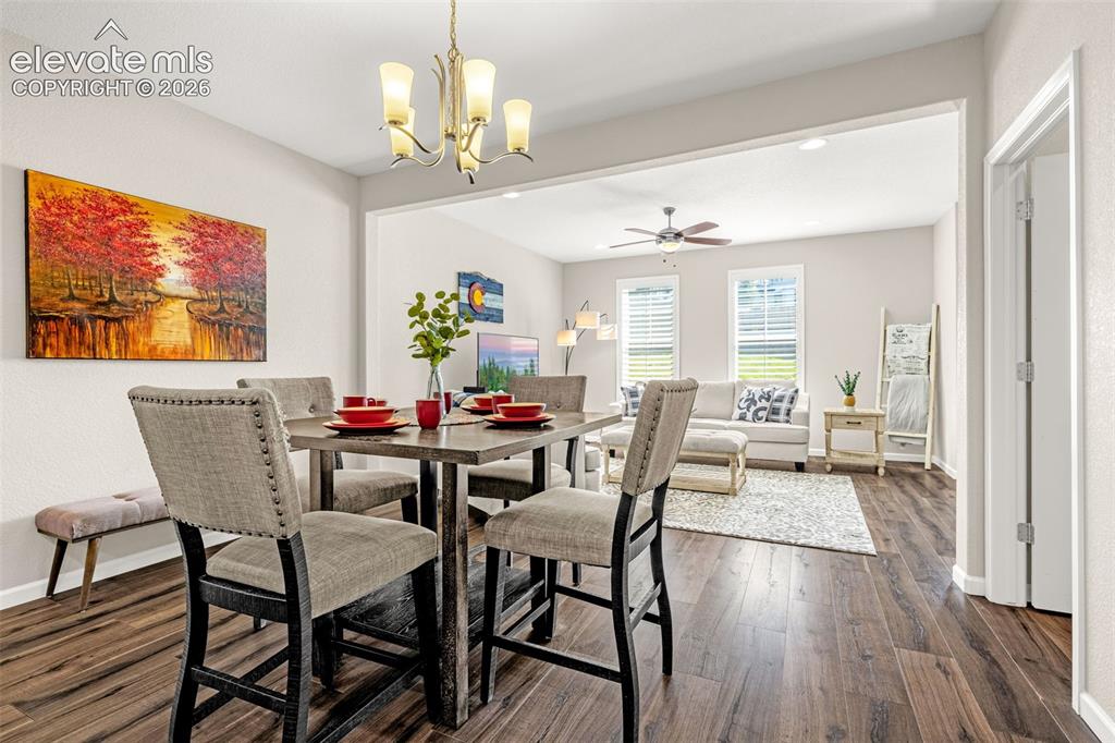 Image 10 of 35: Dining Area