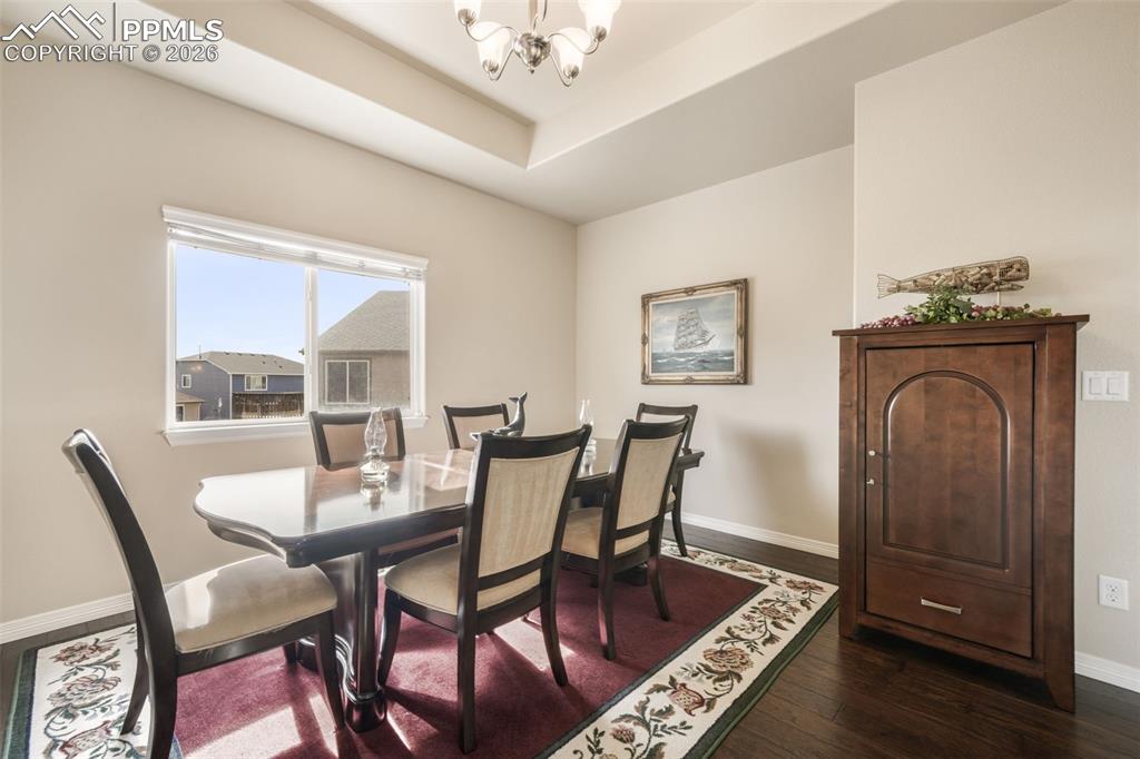 Image 10 of 50: Office alternate view