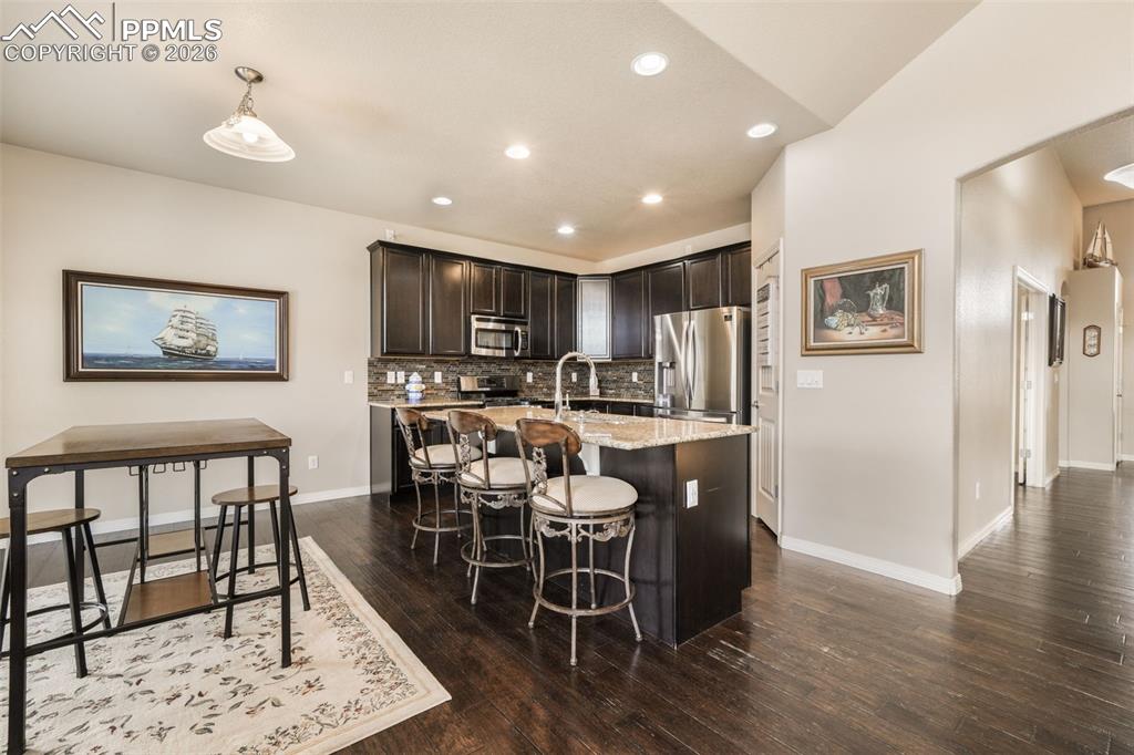 Image 17 of 50: Kitchen alternate angle