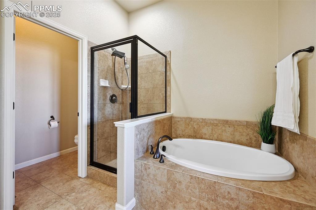 Image 13 of 46: Bathroom