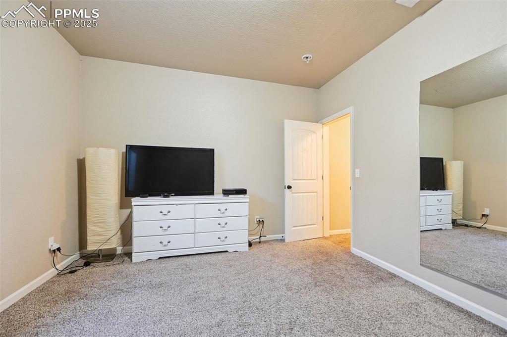 Image 18 of 46: Bedroom