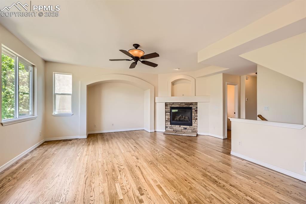 Image 15 of 48: Great room with entertainment niche