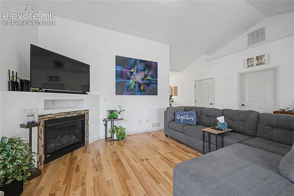 Image 16 of 42: Living Room
