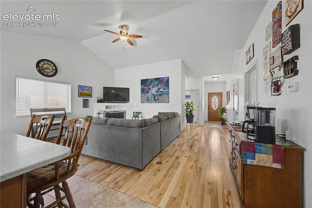 Image 18 of 42: Living Room