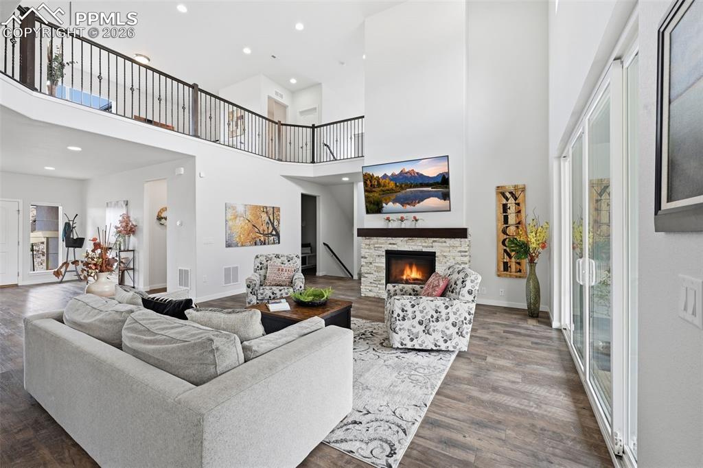 Image 11 of 50: Living Room