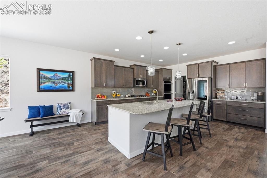 Image 3 of 50: Kitchen