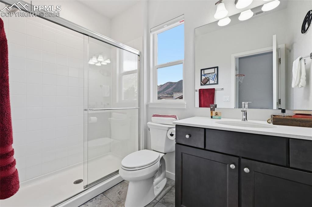 Image 37 of 50: Bathroom