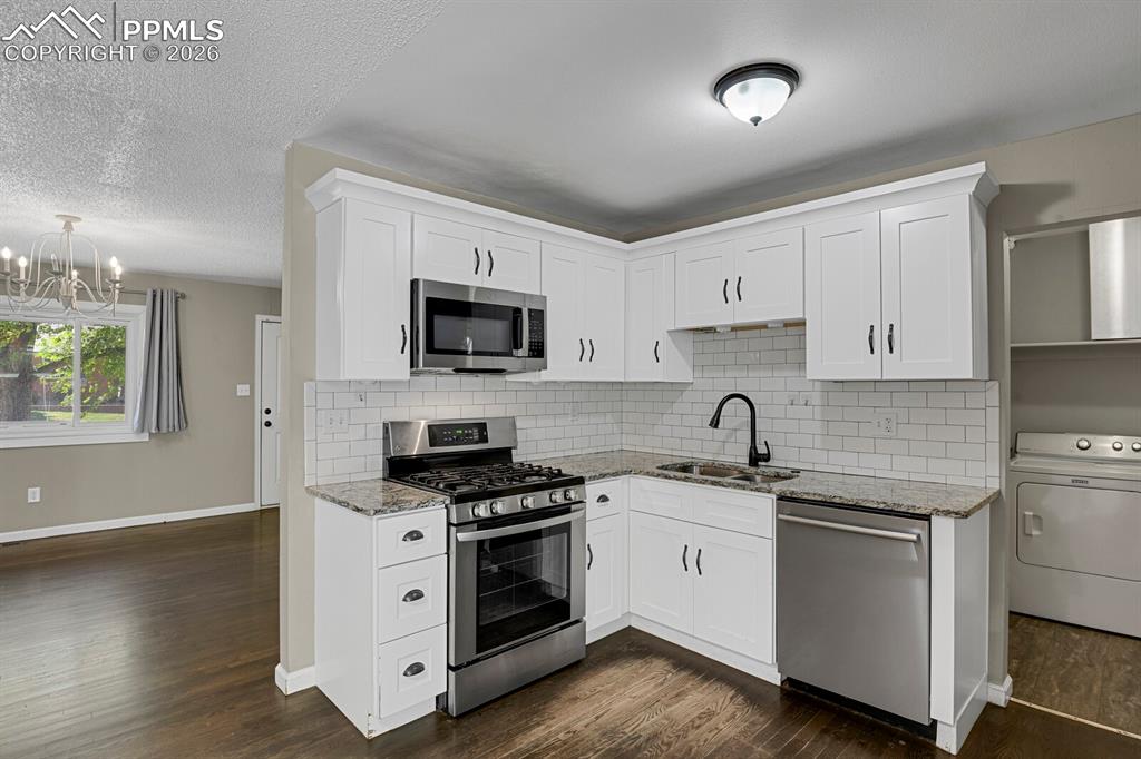 Image 10 of 29: Kitchen