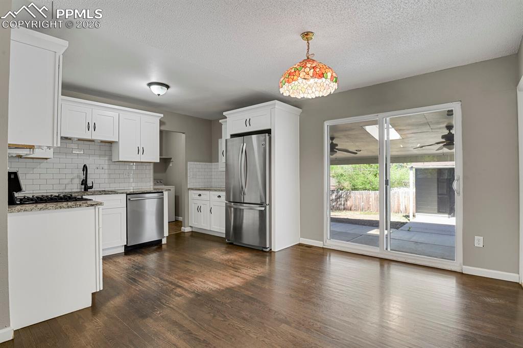 Image 7 of 29: Kitchen