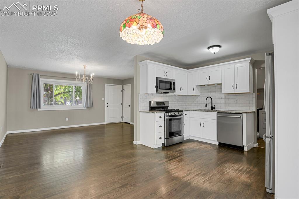 Image 8 of 29: Kitchen