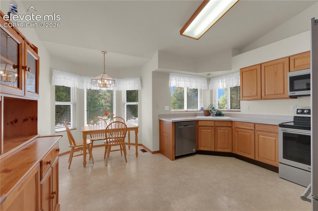 Image 2 of 27: Kitchen