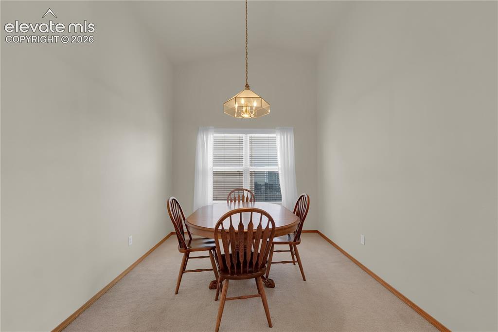 Image 9 of 27: Dining Area