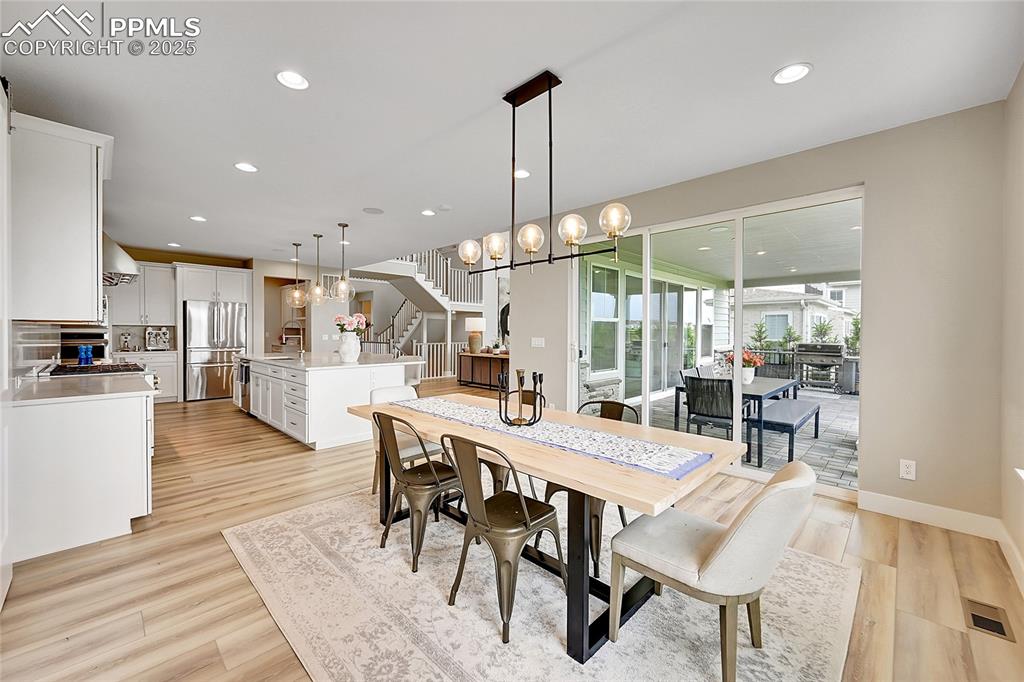 Image 15 of 49: Dining Area