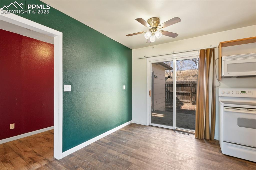 Image 9 of 29: Dining Area