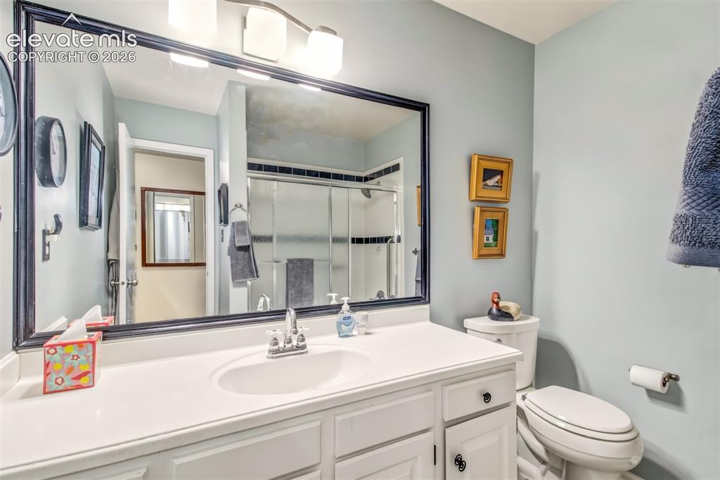 Image 20 of 48: Bathroom