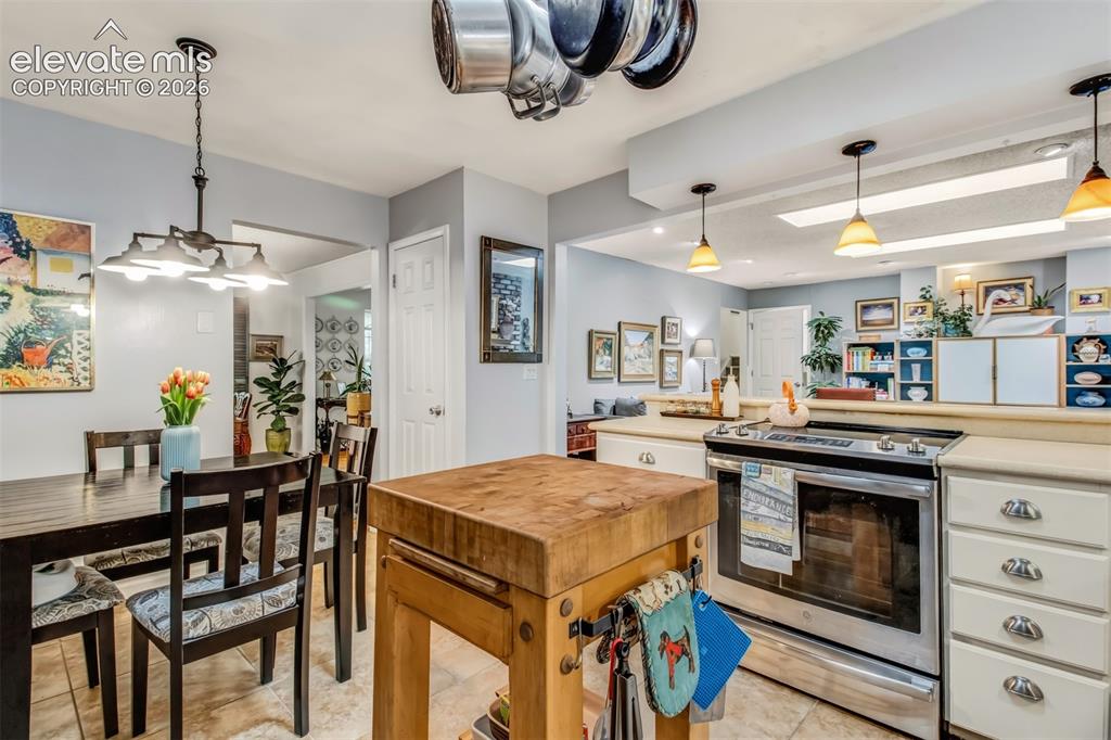 Image 6 of 48: Kitchen