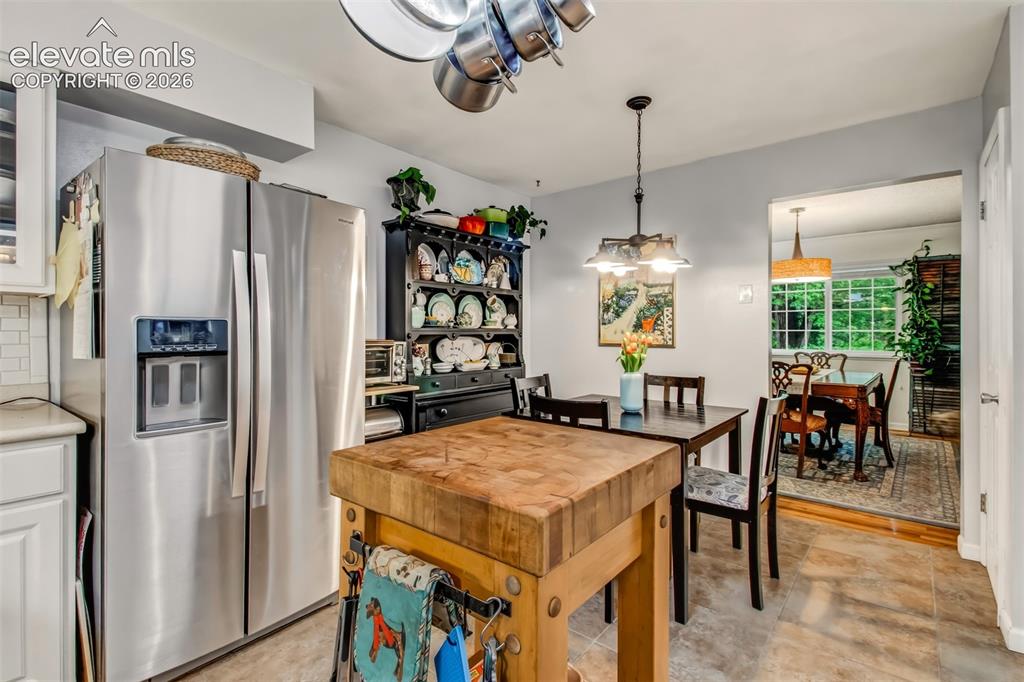 Image 7 of 48: Kitchen
